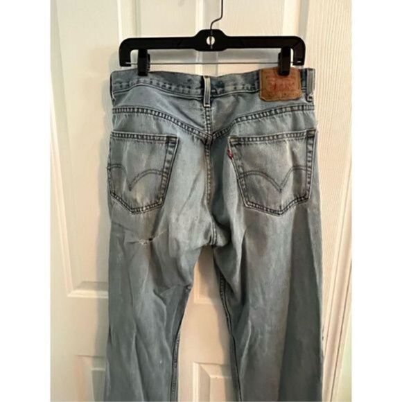 Levi's Y2K 505 Distressed Jeans. Size 36. Length 32 - Picture 5 of 5